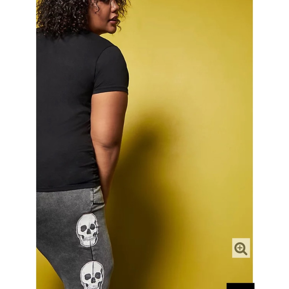 NWT TORRID Lovesick Skeleton Peace Choker Tee - Picture 4 of 7